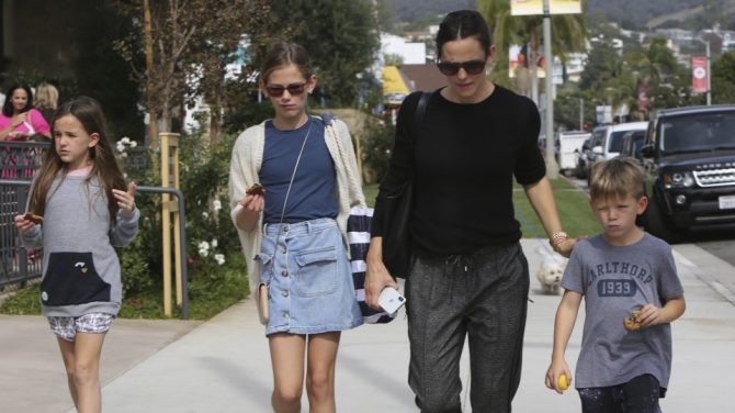 Jennifer Garner takes the kids to Sunday Morning Church in Pacific Palisades, Ca a few days after finalizing her divorce from Ben Affleck