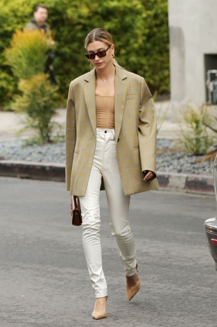 STYLECASTER | Hailey Bieber Street Style
