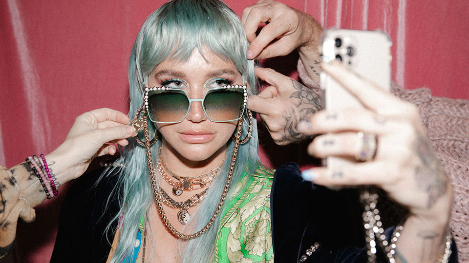 STYLECASTER | Kesha x Pretty Connected