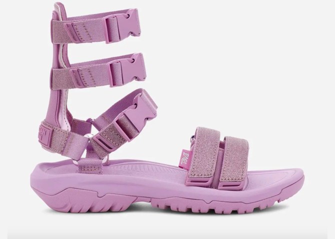 STYLECASTER | Teva Christian Cowan