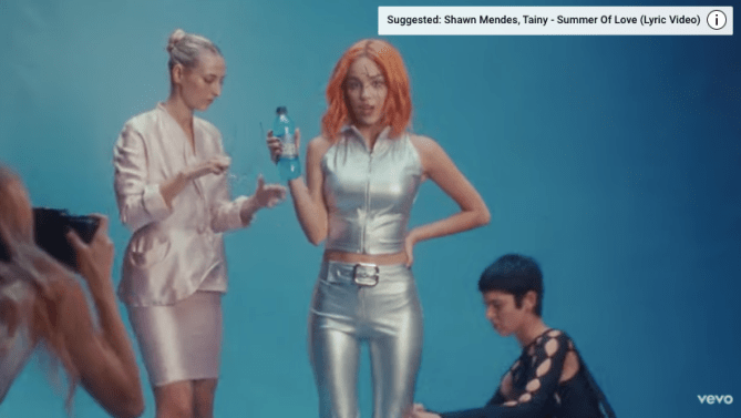 Olivia Rodrigo orange bob