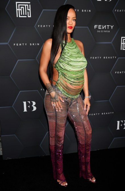 STYLECASTER | Rihanna Pregnancy Style