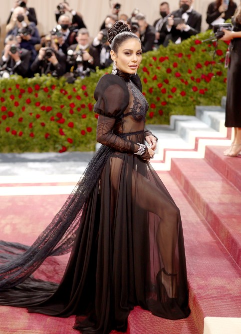 STYLECASTER | Vanessa Hudgens