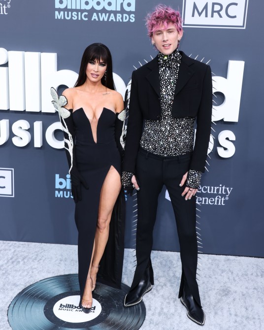 STYLECASTER | Billboard Music Awards Looks