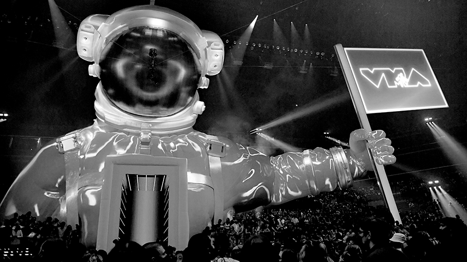 MTV VMAs Moon Man