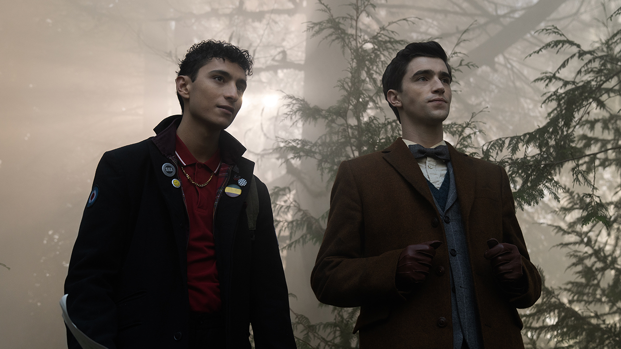 Jayden Revri as Charles Rowland and George Rexstrew as Edwin Payne in episode 2 of DEAD BOY DETECTIVES
