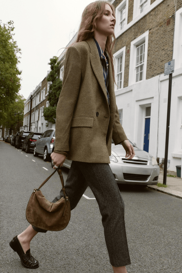 Zara Reversible Slouchy Bucket Bag in black