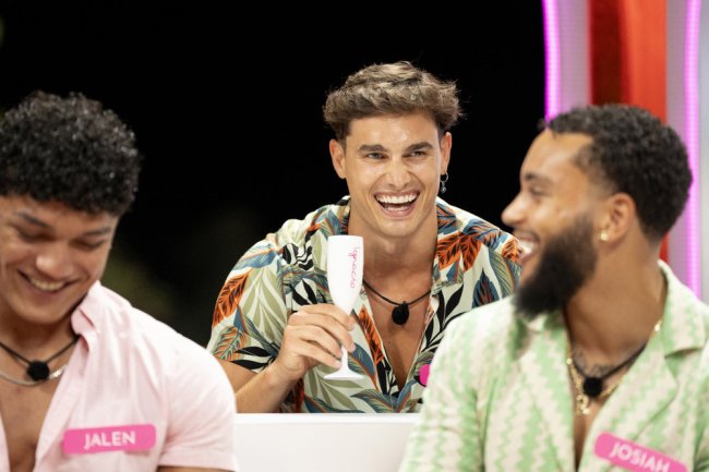 LOVE ISLAND USA -- "Aftersun" Episode 617 -- Pictured: (l-r) Jalen Oliver, Ignacio Ferrari, Josiah Roebuck
