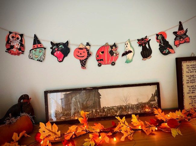 Halloween garland