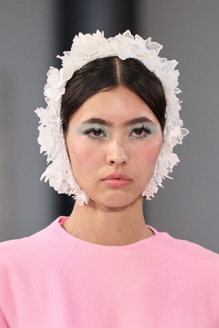 A model wearing spiky lashes.