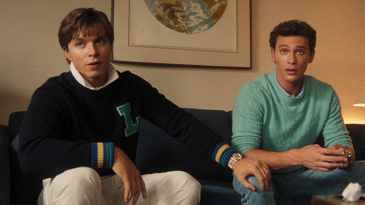 Nicholas Chavez as Lyle Menendez, Cooper Koch as Erik Menendez in episode 202 of Monsters: The Lyle And Erik Menendez Story. Cr. Courtesy Of Netflix © 2024