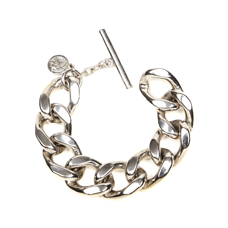 Bracelet Trends 2025: Statement Cuffs, Classic Bangles, & More