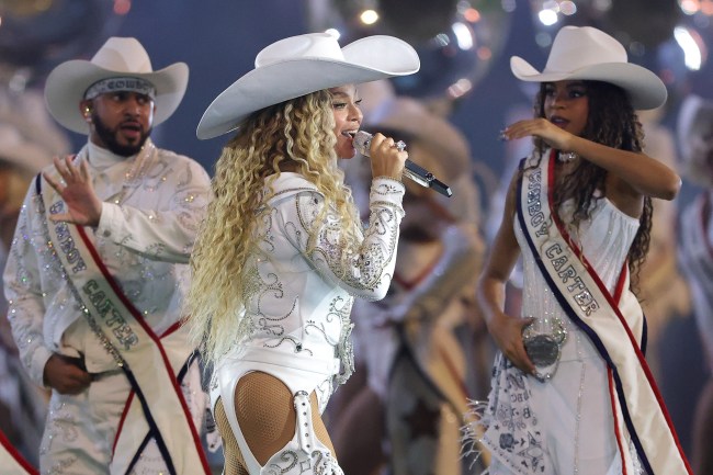 Beyoncé performs with daughter, Blue Ivy, during the halftime show for the game between the Baltimore Ravens and the Houston Texans at NRG Stadium on December 25, 2024 in Houston, Texas.