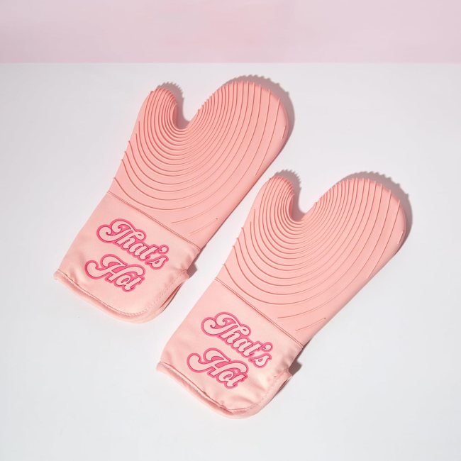 Oven Mitts that say that's hot