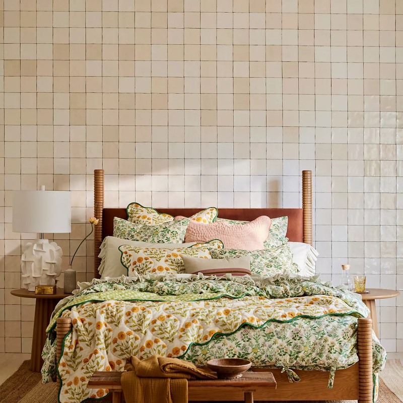 Best Home Trends 2025: Modular Couches, Statement Rugs, & More