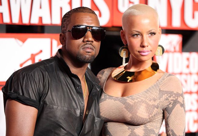 Kanye West and Amber Rose arrive at the 2009 MTV Video Music Awards at Radio City Music Hall on September 13, 2009 in New York City.