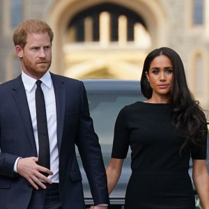 WINDSOR, ENGLAND - SEPTEMBER 10: Catherine, Princess of Wales, Prince William, Prince of Wales, Prince Harry, Duke of Sussex, and Meghan, Duchess of Sussex on the long Walk at Windsor Castle on September 10, 2022 in Windsor, England. Crowds have gathered and tributes left at the gates of Windsor Castle to Queen Elizabeth II, who died at Balmoral Castle on 8 September, 2022.