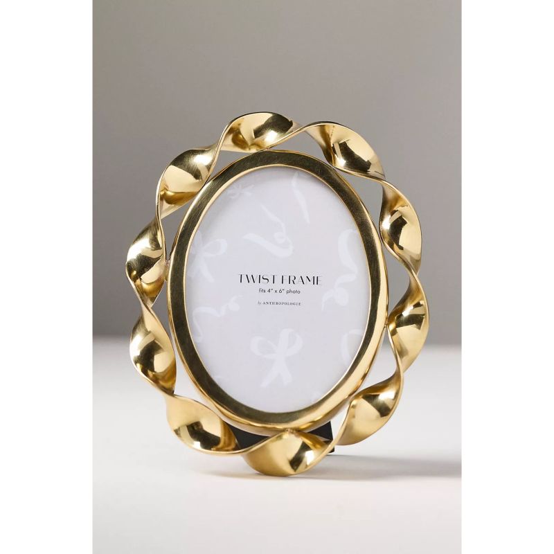 36 Best Gifts for Your Zodiac Sign According to an Astrologer 2025