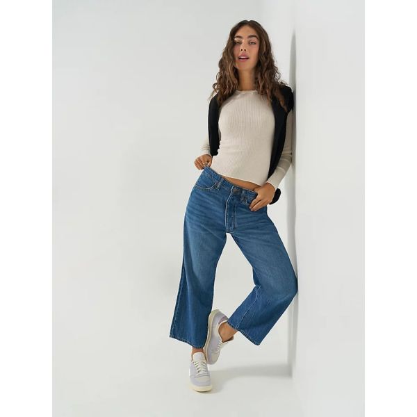 10 Top 2026 Jeans Trends, According to Stylists