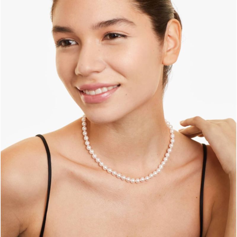 How to Layer Necklaces According to a Stylist