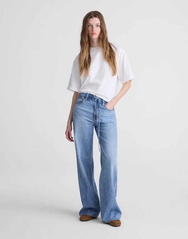 10 Top 2026 Jeans Trends, According to Stylists