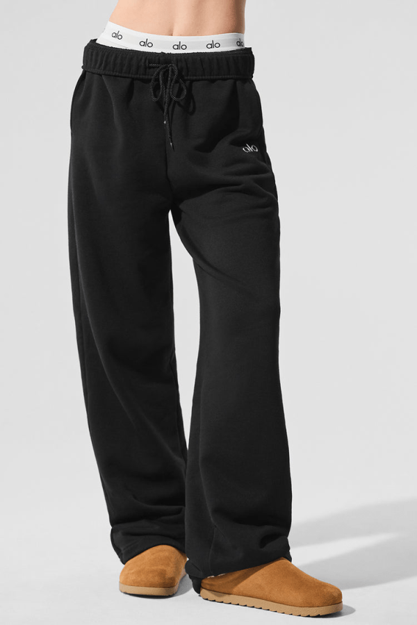 ALO Yoga’s Site Is 30% Off During Its Aloversary Sale