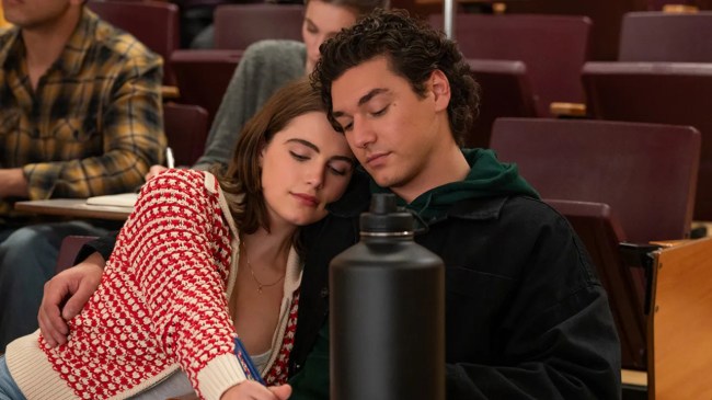 Ella Bright as Hannah Wells and Belmont Cameli as Garrett Graham in 'Off Campus' season 1.