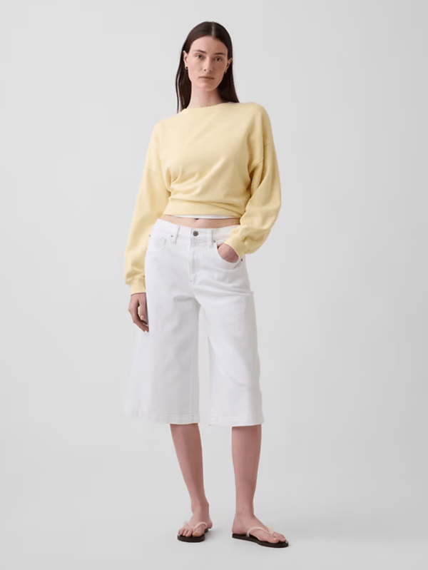 Best Clothing Sales Right Now—ALO, Everlane, & More