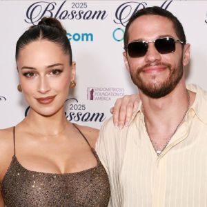 Elsie Hewitt, Pete Davidson